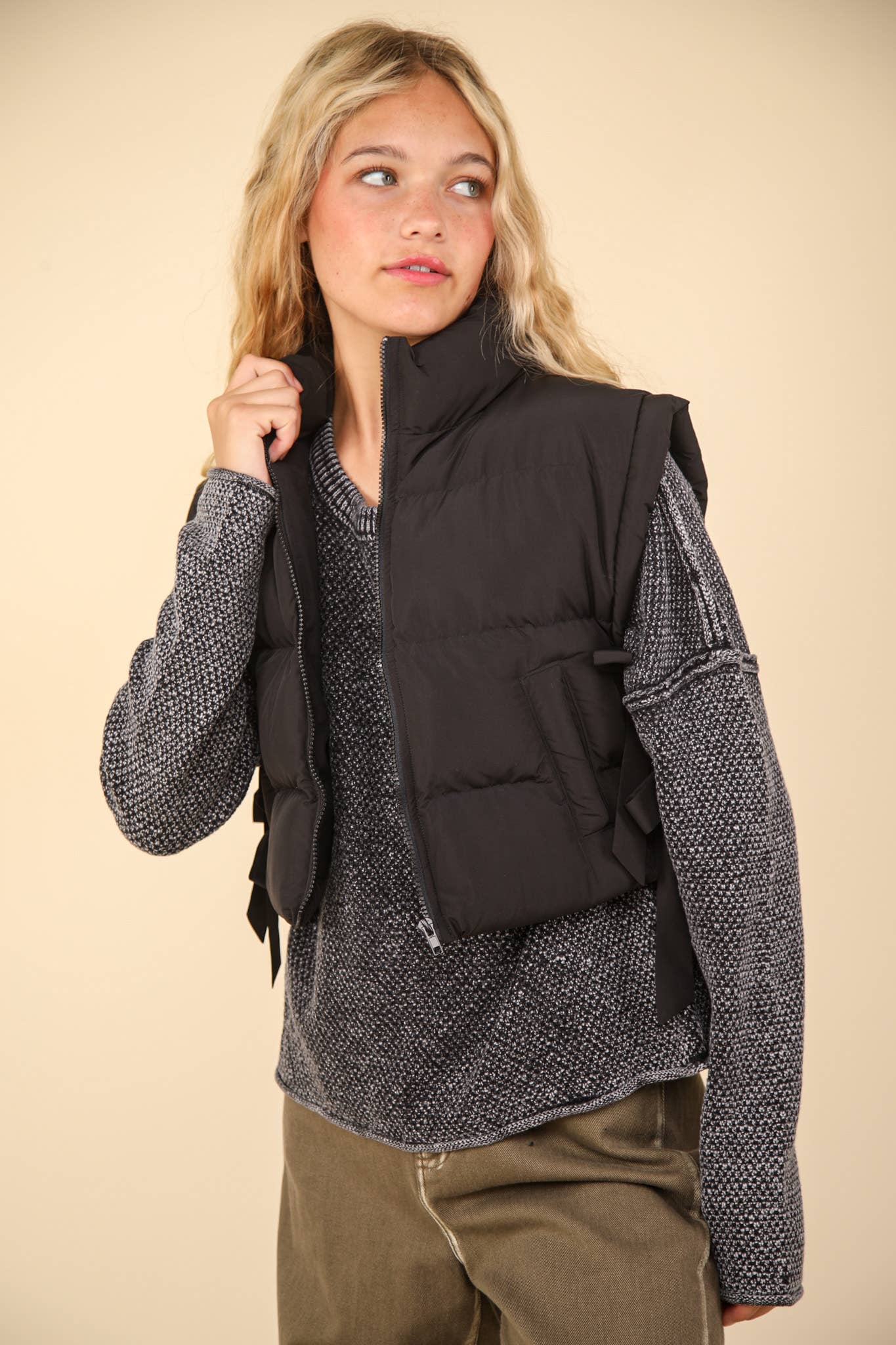 Side Bow Crop Puffer Vest