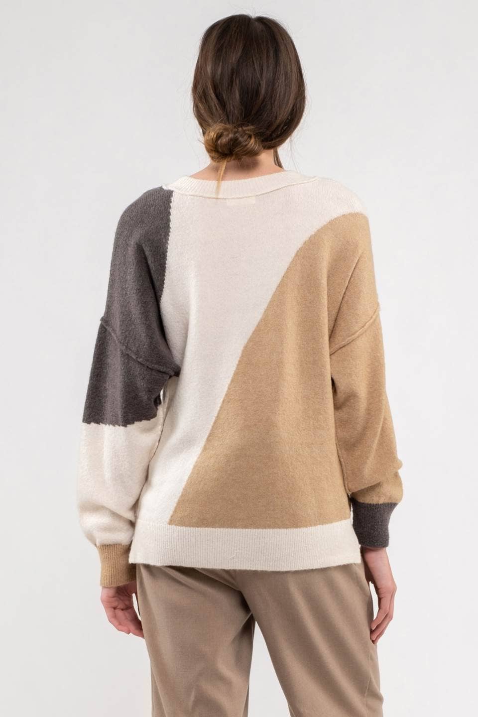 COLORBLOCK KNIT SWEATER