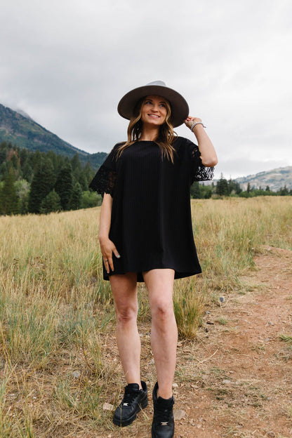On the Town Lace Basic - Black