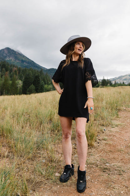 On the Town Lace Basic - Black