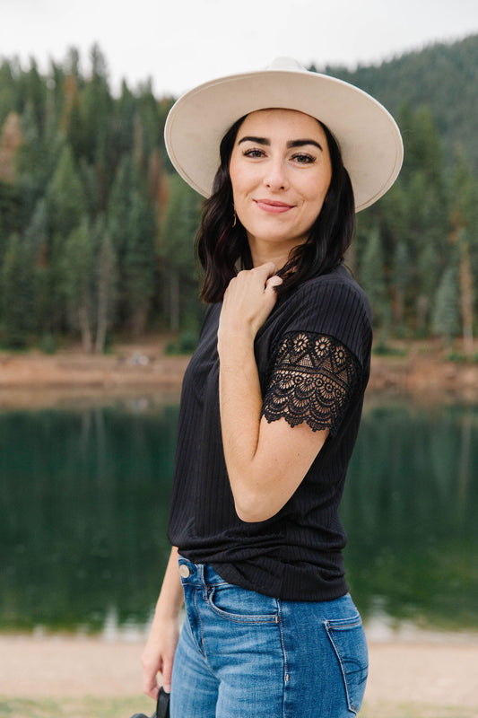 On the Town Lace Basic - Black